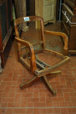 Struttura di poltrona da ufficio revolving in rovere FITA